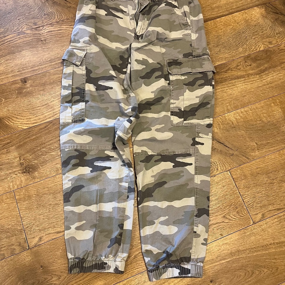 American Eagle Jogger pants size 4